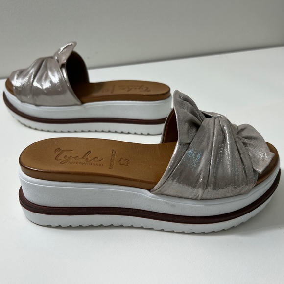 Platform Open Toe Slides - Picture 1 of 10